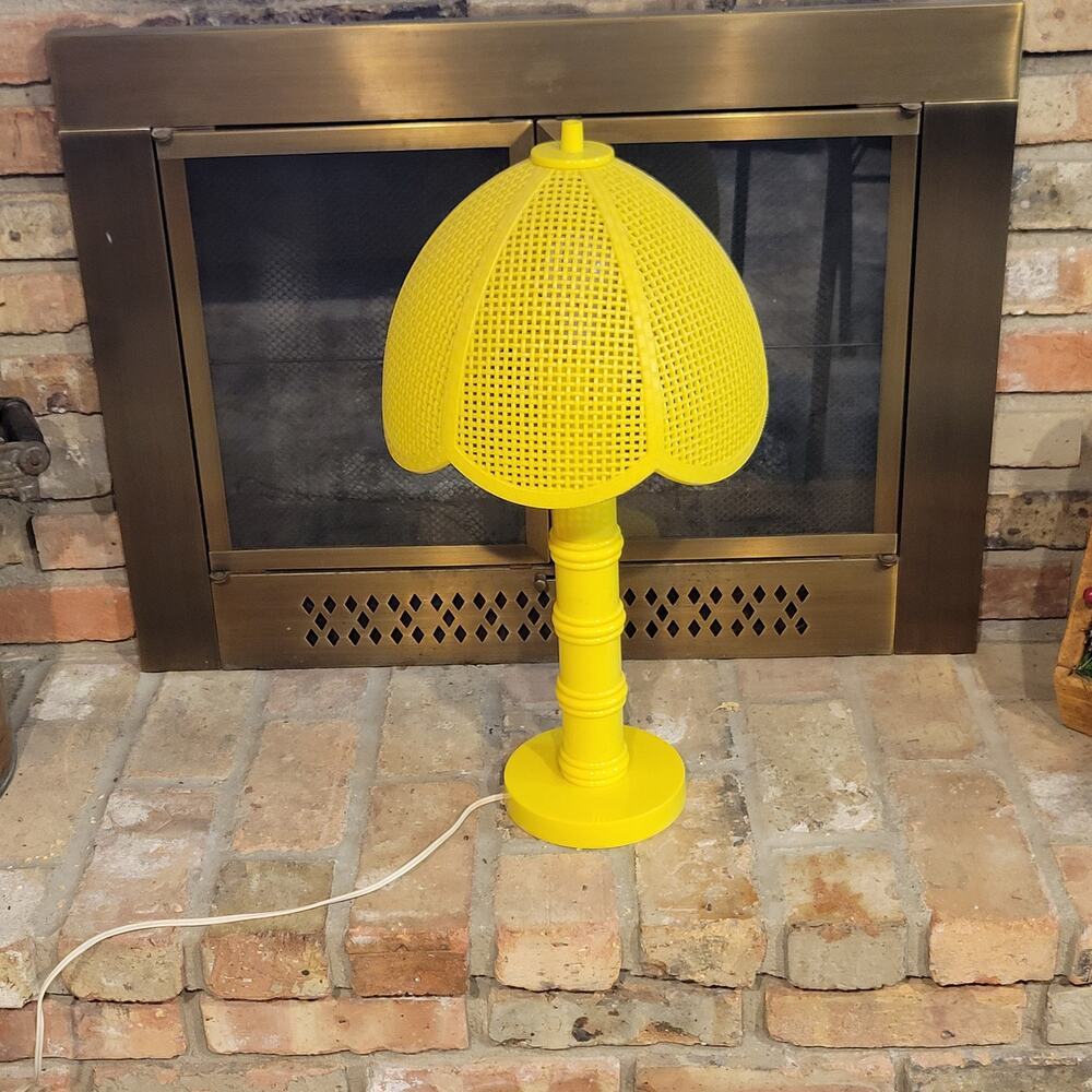 Vintage MCM Honi Chilo Yellow Faux Bamboo Table Lamp Plastic Wicker Tulip Shade